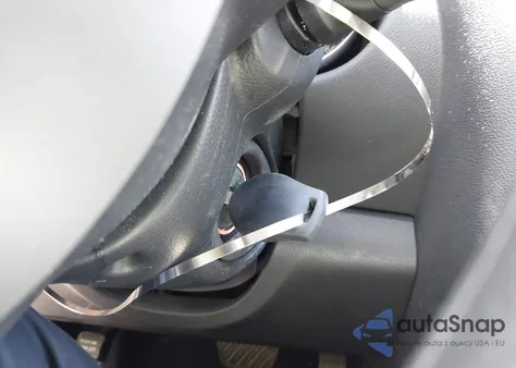 2013 Nissan Rogue S z USA, uszkodzony, nr VIN JN8AS5MV2DW151317